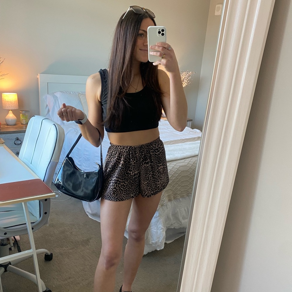 Cute Comfy Shorts- Cheeta Boohoo flowy US Size 2